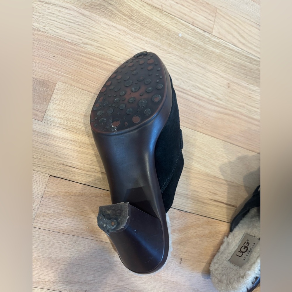 UGG Australia Isabella black suede sheepskin-lined heeled mule clogs size US 9 - Picture 6 of 9
